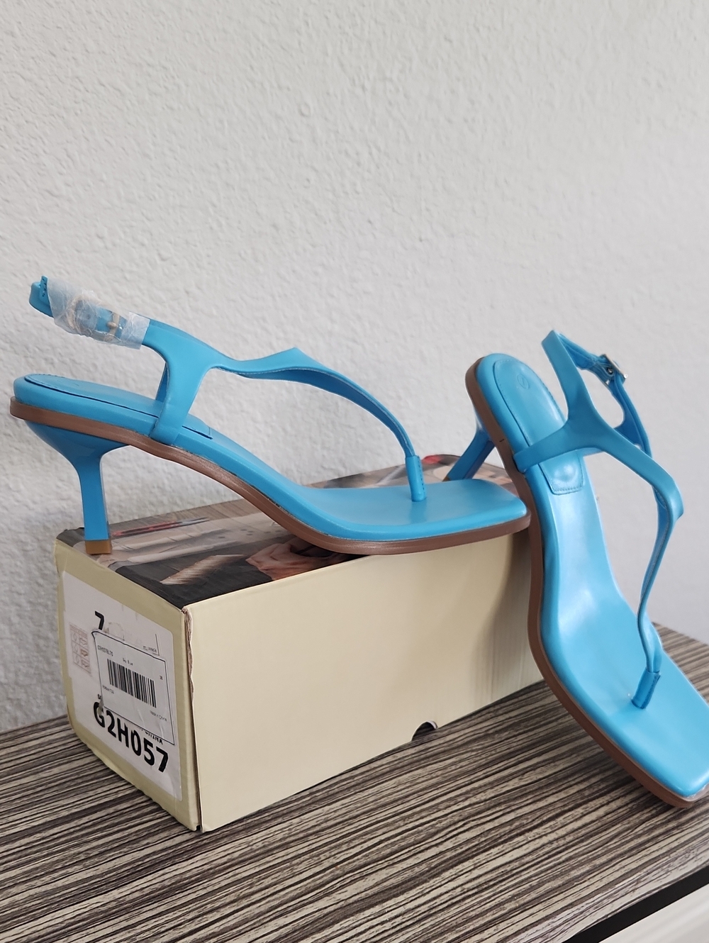 NWOT...Women’s Light Blue Slingback Kitten Heel Sandals